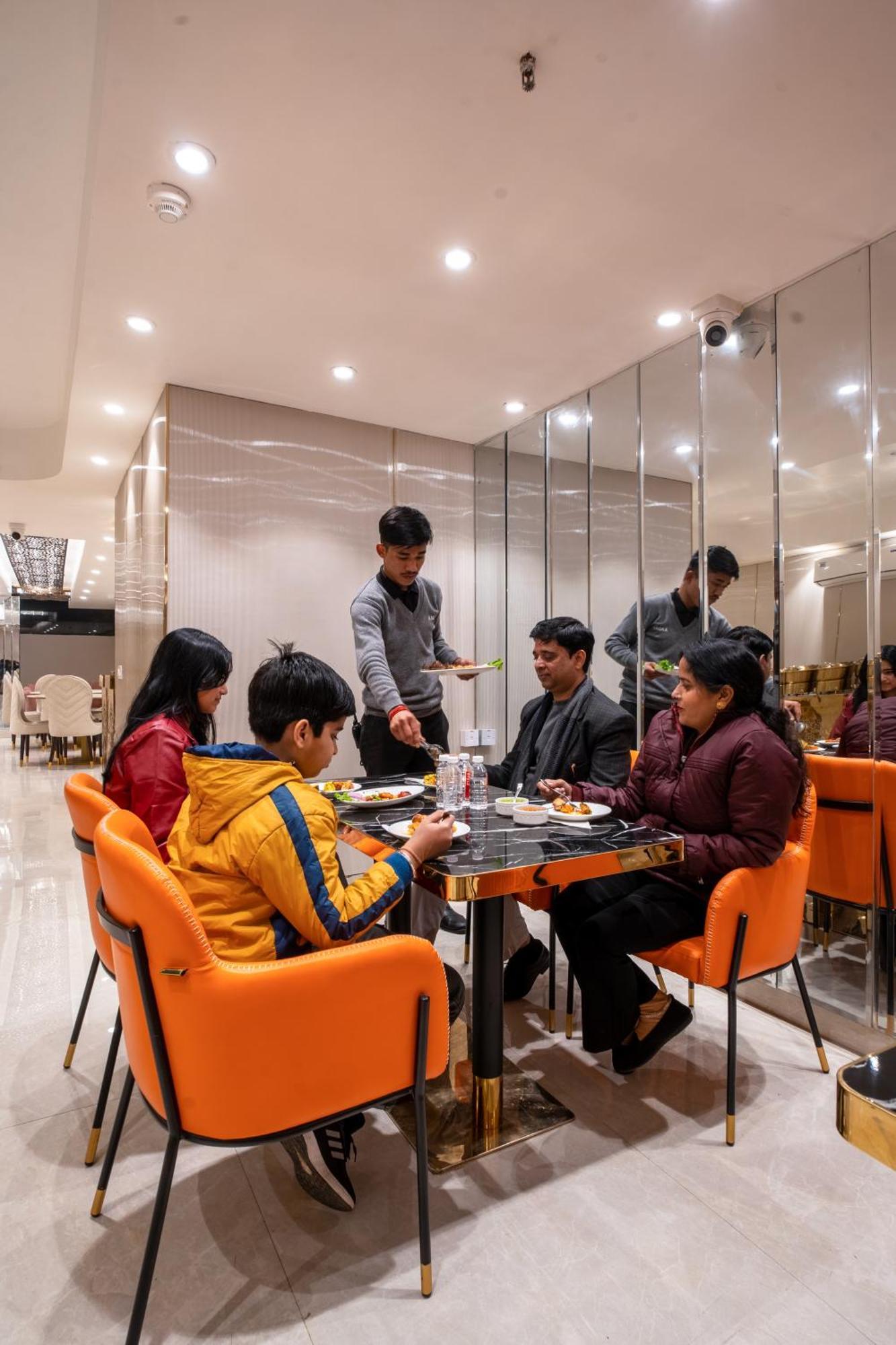 Hotel Ginger Palace Delhi Airport Nuova Delhi Esterno foto